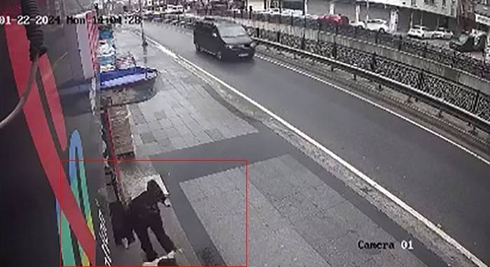 Esenyurt’ta Bıçaklı Saldırgan Dehşeti