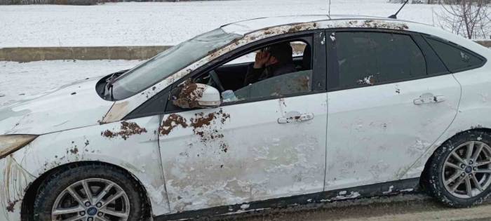 Tarlaya Uçan Araçtan Sağ Kurtuldular