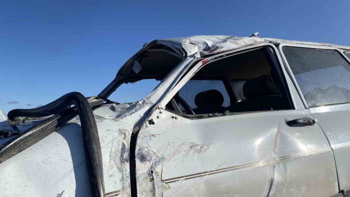 Uşak’ta Takla Atan Araçta 1’i Ağır 3 Kişi Yaralandı