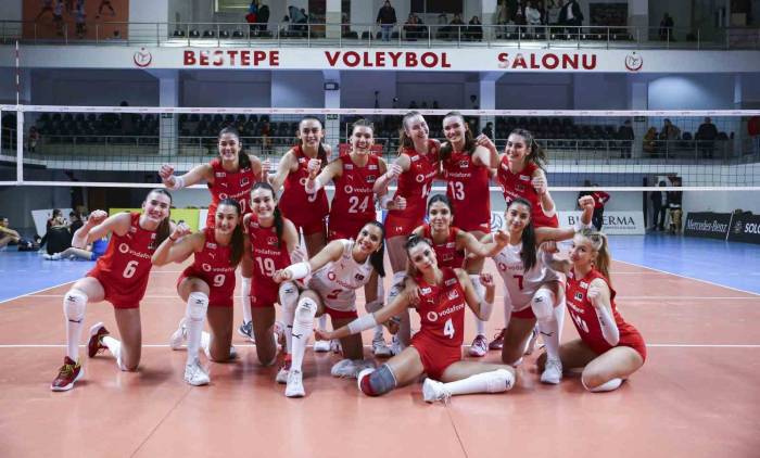 U20 Kadın Voleybol Milli Takımı, Avrupa Şampiyonası Elemelerine Galibiyetle Başladı