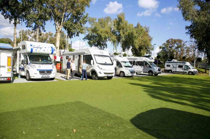 Antalya’da Sıcak Hava Karavan Turizmini Canlandırdı