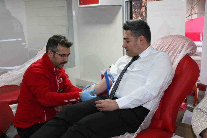 Kaymakam Özçelik: “Kan Bağışında Bulunmak, Bir Hayat Kurtarmakla Eş Değerdir”