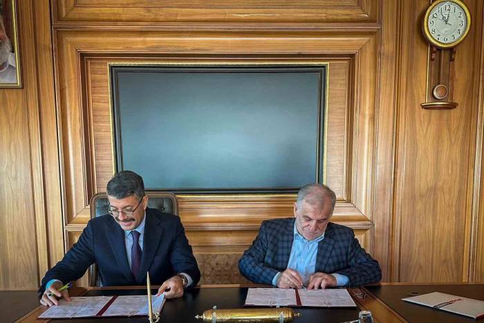 Yüksekova’da Yatılı Kız Kur’an Kursu Yapımı İçin Protokol İmzalandı