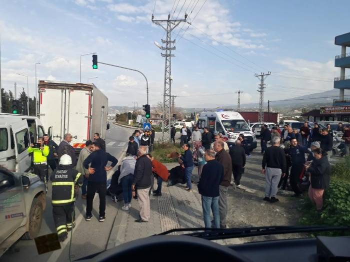 Hatay’da Trafik Kazası:3 Kişi Yaralı