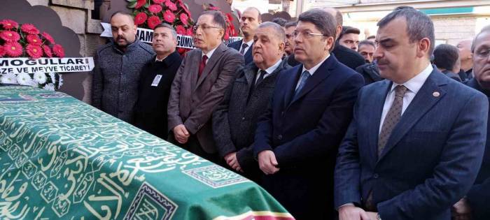 Belediye Başkanı Fırıncıoğlu’nun Eşi Dualarla Uğurlandı