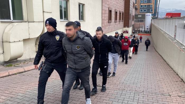 Pöh Destekli Operasyonda Yakalanan Zehir Tacirleri Adliyede