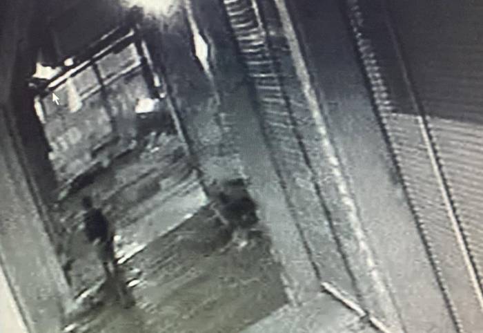 Oto Lastikçi Yanmamış Yakılmış