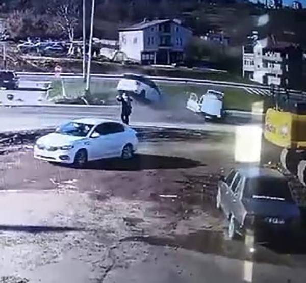 Sürücünün Öldüğü Feci Kaza Güvenlik Kamerasında