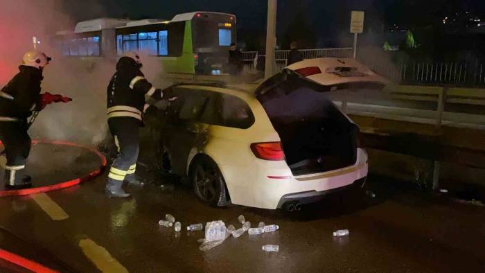 Seyir Halindeki Otomobil Alev Alev Yandı