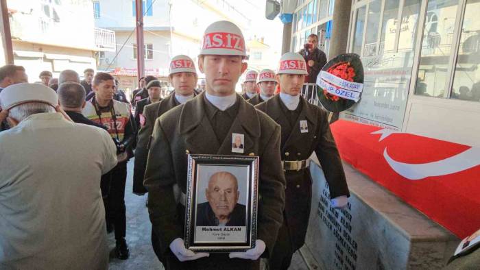 Kore Gazisi Son Yolculuğuna Uğurlandı