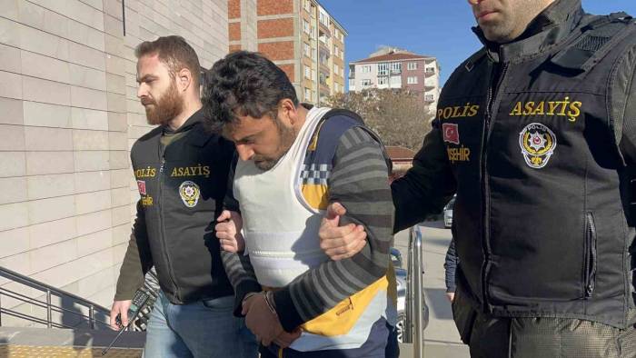 72 Yaşındaki Kadını Öldürdüğü İddia Edilen Hasta Bakım Ambulansı Şoförü Tutuklandı
