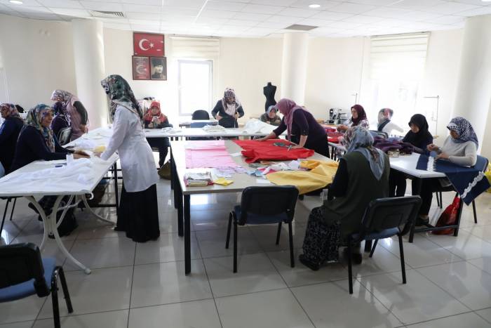 Melmek’te 2023 Yılında 30 Bin Kişi Eğitim Aldı