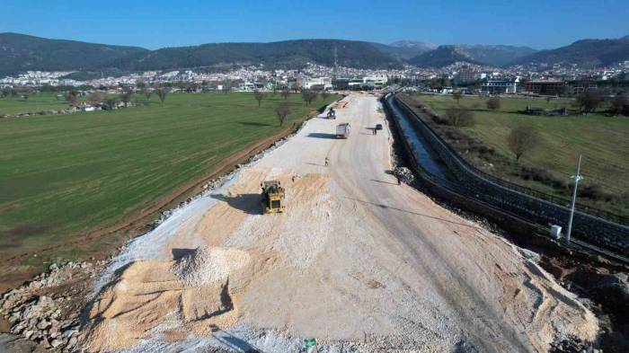 Menteşe Otogar Kavşağında Yol Çalışması Devam Ediyor