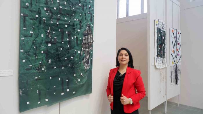 Depremin Acısını İplik Ve Kumaşlara Yansıttı