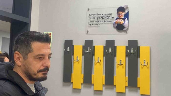 Acılı Babaya Öğretmen Arkadaşlarından Ağlatan Sürpriz