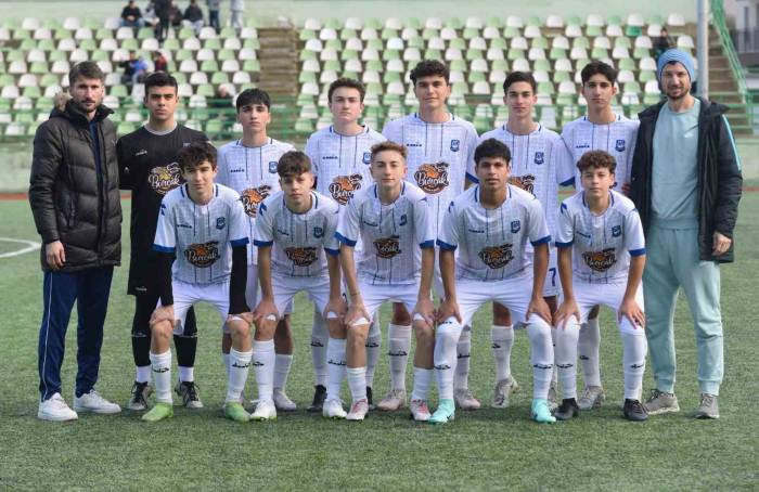 Yunusemre’nin U16’ları Adım Adım Türkiye Şampiyonası’na