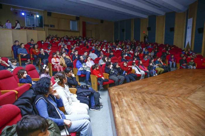 Antalya’da Tiyatro Rüzgarı