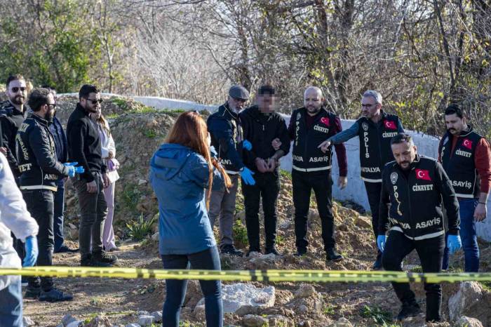 Antalya’da Kayıp Kuryenin Toprağa Gömülü Cesedi Bulundu
