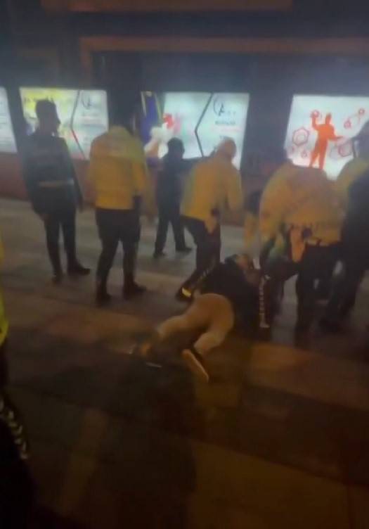 Ehliyetsiz Sürücü Ve Arkadaşının Polise Mukavemeti Pahalıya Mal Oldu