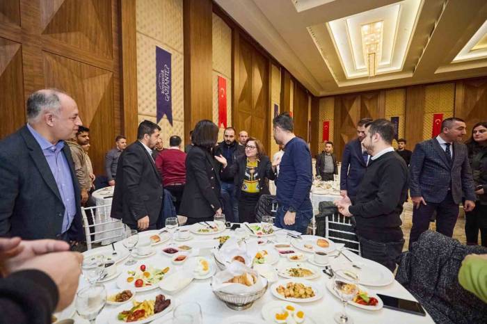 Şahin Basın Mensuplarıyla Bir Araya Geldi