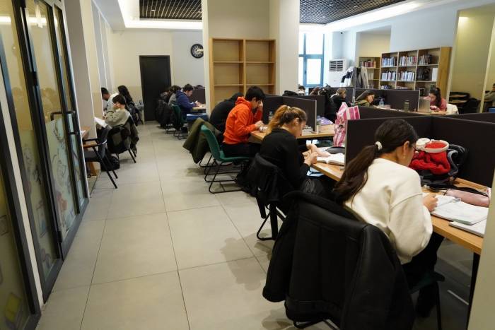 ’akıl Küpleri’ Yarıyıl Tatilini Fırsat Bilen Öğrencilerin Akınına Uğradı