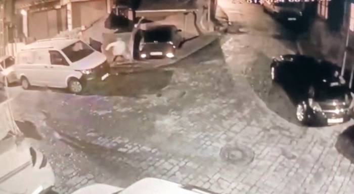 Beyoğlu’nda Balistik Yelekli Silahlı Çete Çökertildi: Semtte Huzur Bırakmamışlardı, Yakalandılar