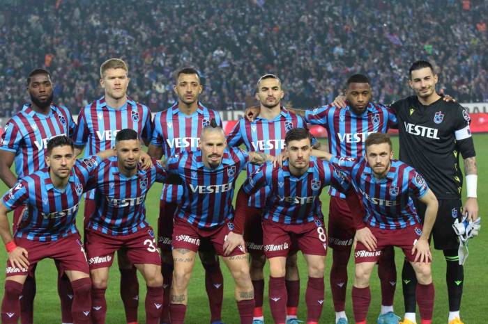 Trabzonspor’da Şampiyon Kadro Dağlıyor