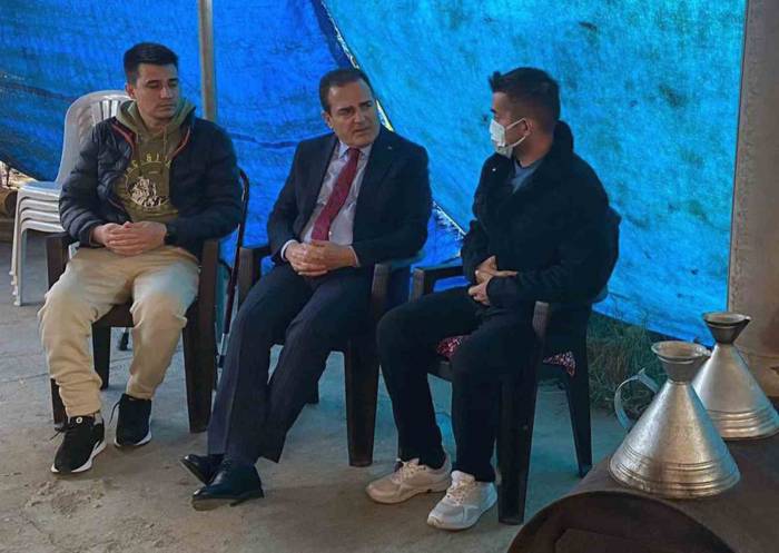 Vali Akbıyık Yaralı Üsteğmen’i Ziyaret Etti