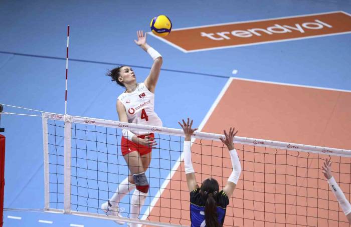 20 Yaş Altı Kadın Voleybol Mili Takımı Yarı Finalde