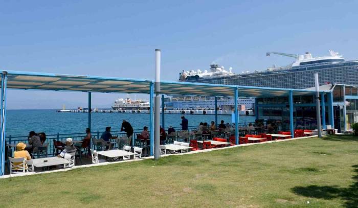 Kuşadası Tesisleri Her Mevsim İlgi Görüyor