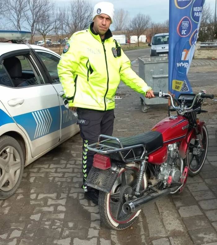 Babaeski’de Trafik Denetimi: 14 Araç Trafikten Men Edildi