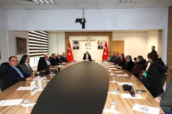 "Bir Pati De Sen Tut" Projesi İle Sokaklar Güvenli Hale Getirilecek