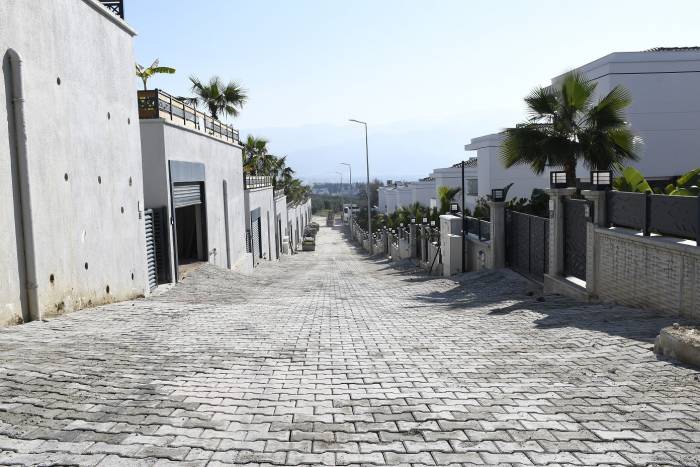 Kuşadası Soğucak Mahallesi Yeni Yollarına Kavuşuyor