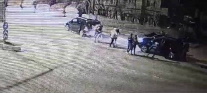 Polisten Film Sahnelerini Aratmayan Operasyon: 13 Gözaltı