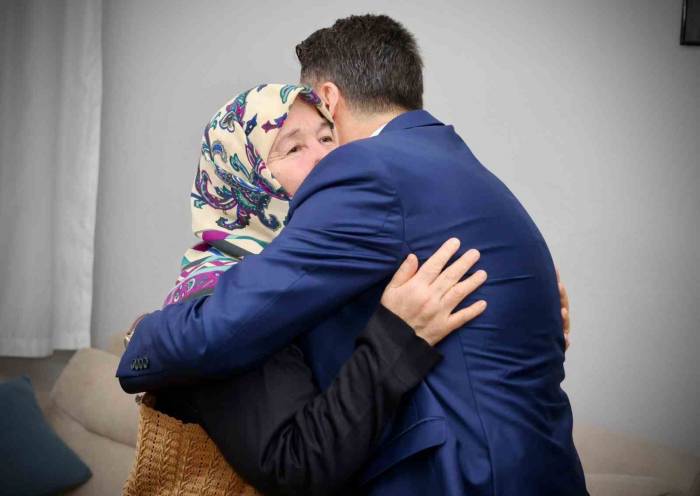 Şehit Ailesini Yalnız Bırakmadılar