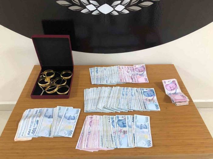 Ağlarına Düşürdükleri Vatandaşı Dolandıran Sahte Jandarmalar Yakayı Ele Verdi