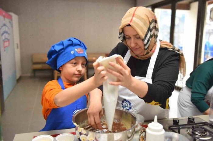 Minik Aşçılar İş Başında