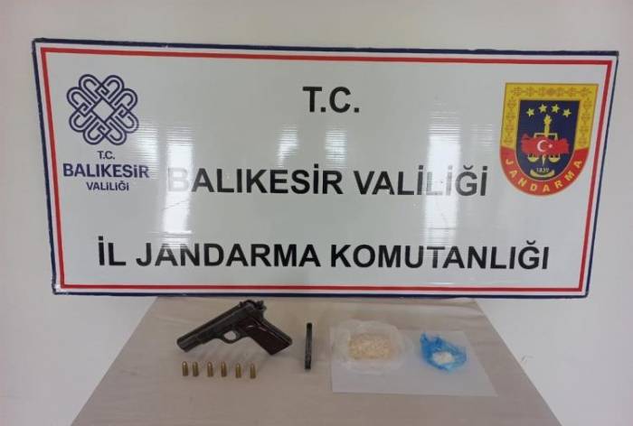 Balıkesir’de Uyuşturucu Operasyonu: 4 Gözaltı