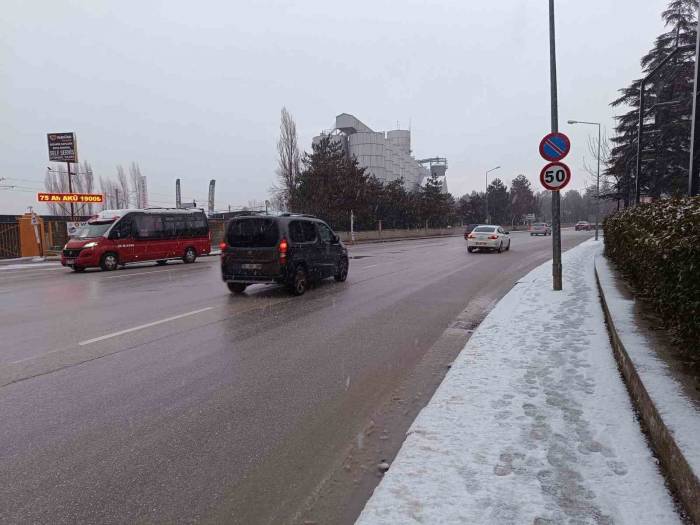 Eskişehir Güne Karla Başladı