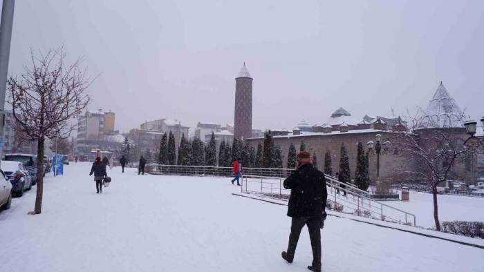 Meteorolojiden Erzurum İçin Kuvvetli Kar Uyarısı