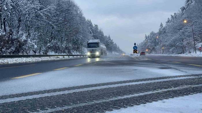 Bolu Dağı Geçişinde Ulaşım Rahat Sağlanıyor