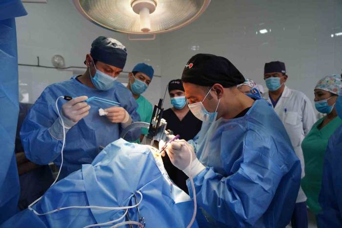 Özbekistan’ın İlk Beyin Pili Ameliyatına Türk Doktorlar İmza Attı