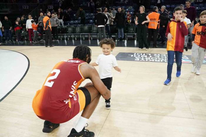 Türkiye Sigorta Basketbol Süper Ligi: Galatasaray: 90 - Aliağa Petkimspor: 88