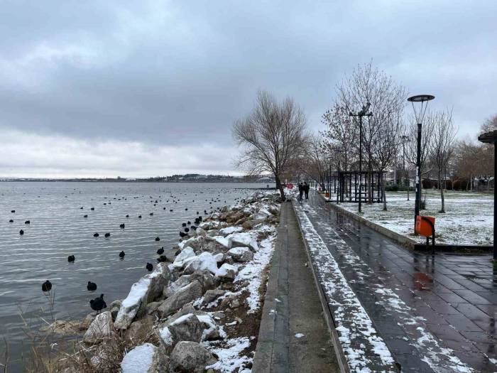 Başkentte Parklar Beyaza Büründü