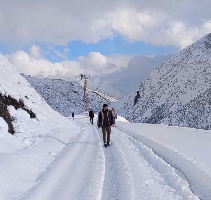 Şırnak’ta Elektrik Arızasının Giderilmesi İçin Köylüler Ekiplere Yardımcı Oldu