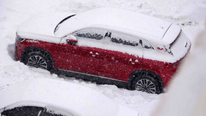 Van’da Kar Yağışı: 61 Yol Kapandı