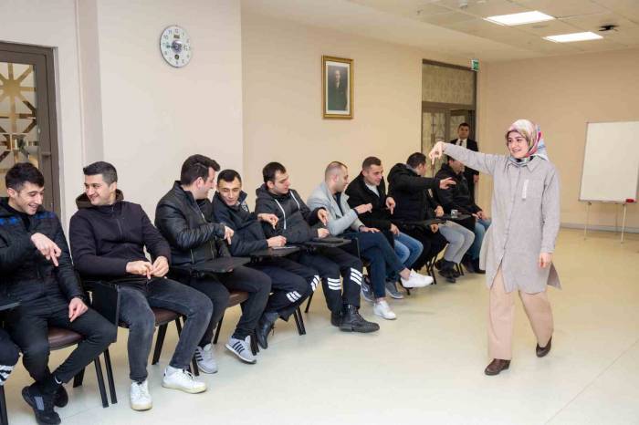 Bursa’da Zabıta Personelleri İşaret Dili Öğreniyor