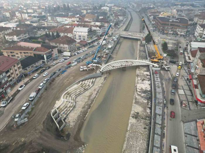 Asar Çayında Ki Yay Köprüler Ortaya Çıkıyor