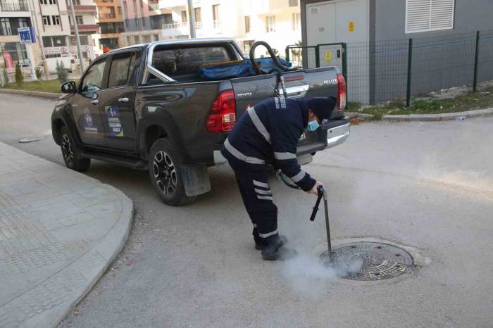 Elazığ Belediyesinden Kanal Sisleme Ve İlaçlama Çalışması