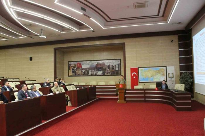 Erzurum’da Eğitim Tedbirleri Ve Okul Güvenliği Toplantısı Yapıldı